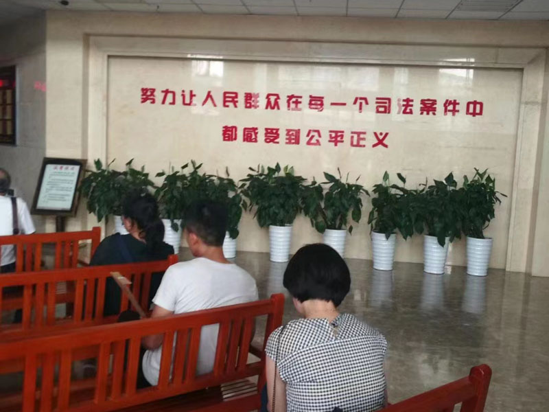 “拆遷補償協議被冒簽”上熱搜，上海房地產律師稱：先拆后補應被確認違法